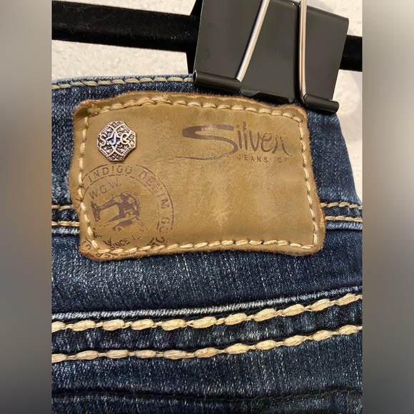 Silver Suki 17” Dark Blue Jeans Distressed faded boot cut W27/L33 - Picture 7 of 9